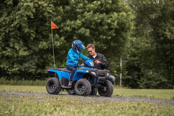 2019-sportsman-110-efi-velocity-blue_SIX6186_0224