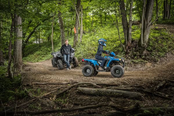 2019-sportsman-110-efi-velocity-blue_SIX6186_0480