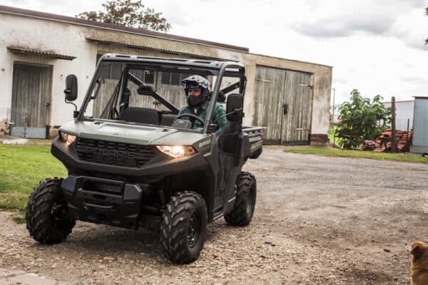 WebLarge_JPG-2021-rgr-1000-sagegreen-riding-85Q4101