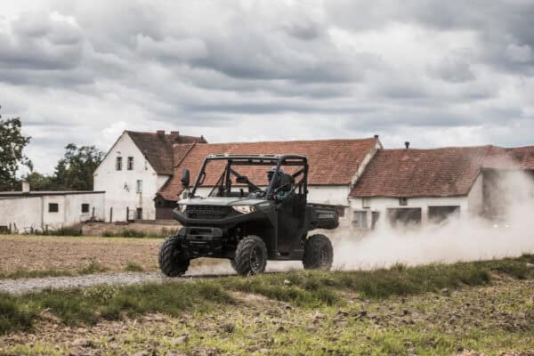 WebLarge_JPG-2021-rgr-1000-sagegreen-riding-85Q4309