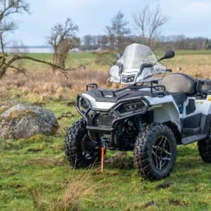 WebLarge JPG 2025 emea atv sportsman X2 570 NordicPro T3b WhiteLightning lifestyle002
