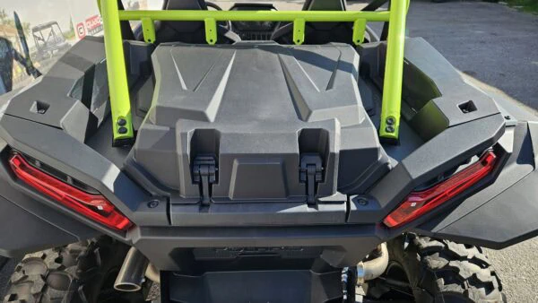 2024 RZR XP 1000 Hátsó Platófedél - Image 4