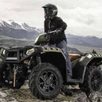 Polaris 2878709 első gallytörő felszerelve Sportsman quadra szemből