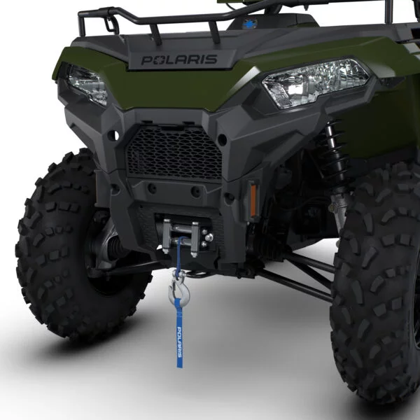 Polaris 2891607 csörlő működés közben terepen