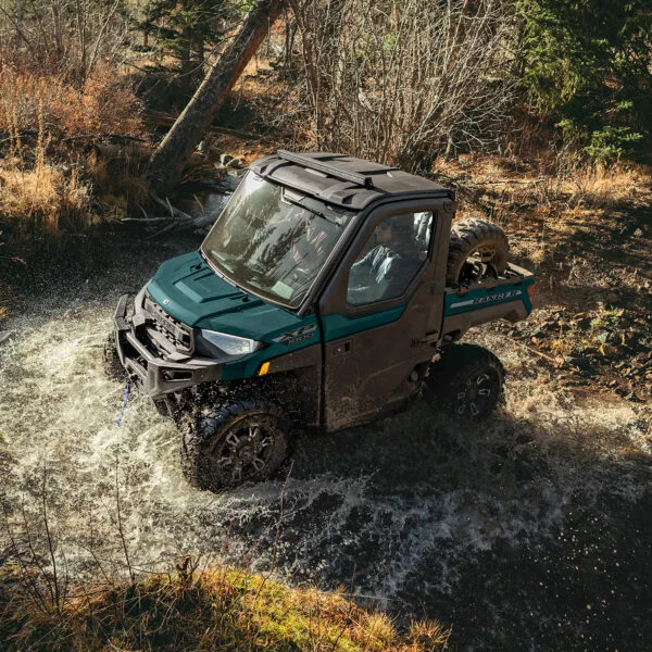 Polaris 2882911 polietilén sport tető stúdiófotó