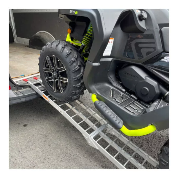 SHARK összecsukható ívelt alumínium felhajtó rámpa pár (2 db, 216×28 cm, max. 680 kg) – ATV és motorkerékpár szállításhoz